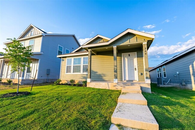 240 Sambre St in Niederwald, TX - Building Photo - Building Photo