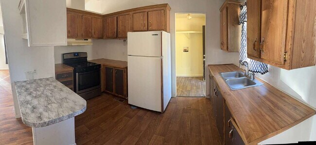 14608 Robinson Ave in Clearlake, CA - Building Photo - Building Photo