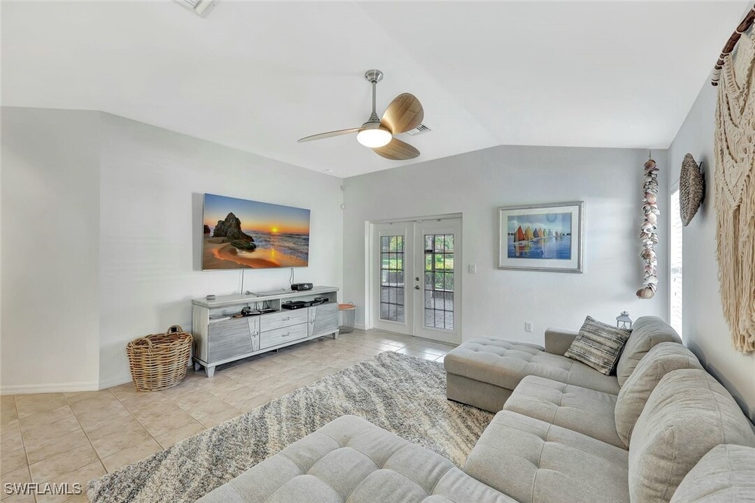 3737 Pino Vista Way in Estero, FL - Building Photo