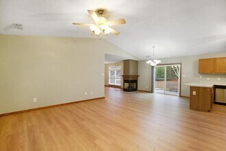 147 E Ivybridge Dr in Hubert, NC - Building Photo - Building Photo