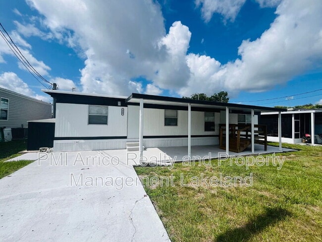 550 Woodpecker Pike in Winter Haven, FL - Building Photo - Building Photo