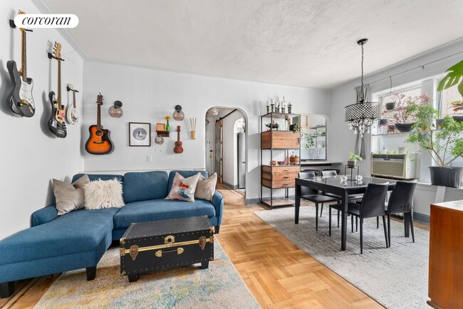 property at 811 Walton Ave