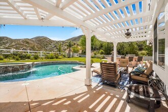 15257 Saddleback Rd in Canyon Country, CA - Building Photo - Building Photo