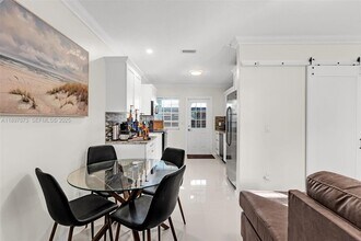 1075 NE 12th Ave in Homestead, FL - Building Photo - Building Photo