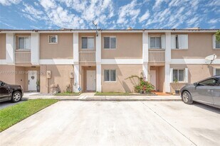 13923 SW 177th St in Miami, FL - Building Photo