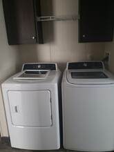 6610 Lear Nagle Rd in North Ridgeville, OH - Foto de edificio - Building Photo