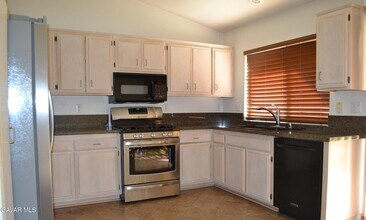 3726 Cocina Ln in Palmdale, CA - Building Photo - Building Photo