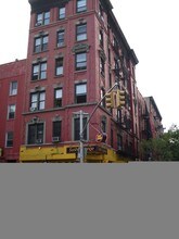 132 Saint Marks Place in New York, NY - Foto de edificio - Building Photo