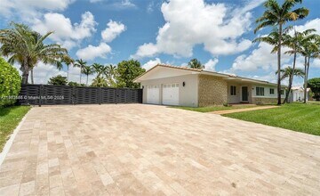 10841 SW 127th St in Miami, FL - Building Photo - Building Photo