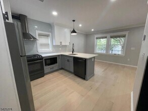 40 Grant St in Morristown, NJ - Building Photo - Building Photo