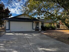3400 N Lynx Lake Dr in Prescott Valley, AZ - Building Photo