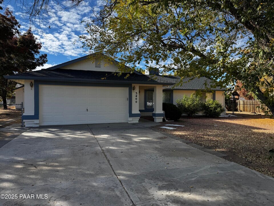 3400 N Lynx Lake Dr in Prescott Valley, AZ - Building Photo