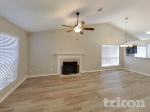 5522 Silver Maple Dr in Arlington, TX - Foto de edificio - Building Photo