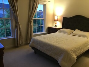 3624 Stonewall Manor Dr, Unit one bedroom with full bat in Triangle, VA - Foto de edificio - Building Photo