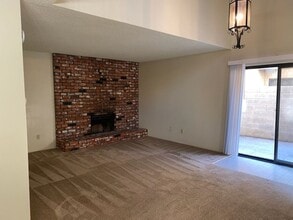 817 Deseret Way in Bakersfield, CA - Building Photo - Building Photo