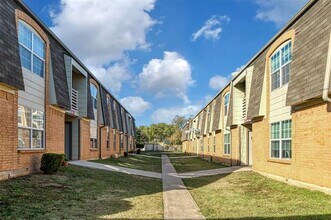 7030 Glenview Dr in Fort Worth, TX - Building Photo - Building Photo