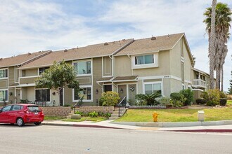 2989 Village Pine Dr in San Diego, CA - Building Photo - Building Photo