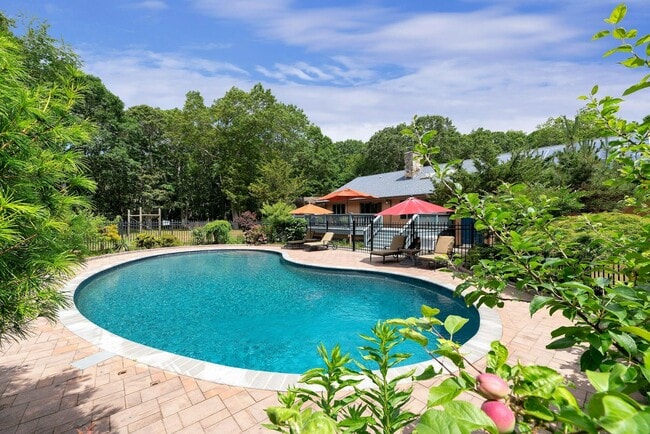 property at 2905 Private Rd