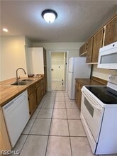 1247 SW Santa Barbara Pl in Cape Coral, FL - Building Photo - Building Photo