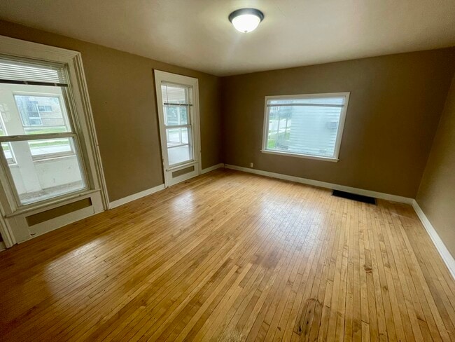 700 W Lincoln Ave in Oshkosh, WI - Foto de edificio - Building Photo