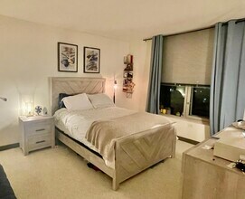 425 W Beech St, Unit 956 in San Diego, CA - Building Photo - Building Photo