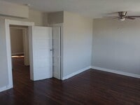 1602 Poplar Grove St photo'