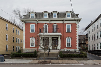 901-903 E Broadway St in Boston, MA - Building Photo - Building Photo