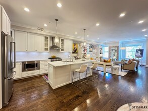 3624 10th St NW, Unit 5 in Washington, DC - Foto de edificio - Building Photo