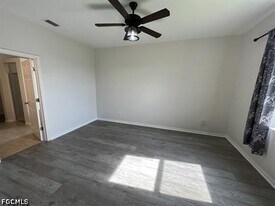 511 NE 19th Pl in Cape Coral, FL - Building Photo