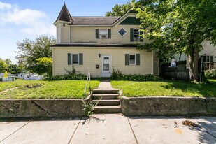 303 W Lawrence St in Mishawaka, IN - Building Photo