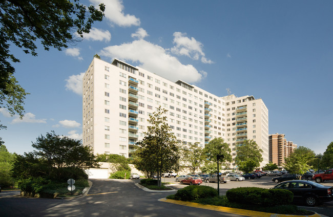 Grosvenor Park I in North Bethesda, MD - Building Photo - Building Photo