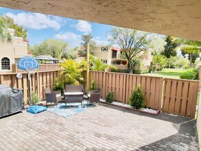 8206 Severn Dr in Boca Raton, FL - Building Photo - Building Photo
