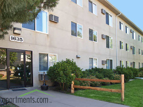 Brick Pond Apartments in Stillwater, MN - Foto de edificio - Building Photo