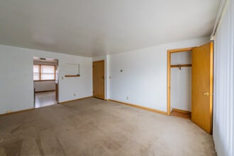 3061 S 72nd St, Unit # 3 in West Allis, WI - Building Photo - Building Photo