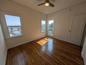 4627 St Charles Pl in Los Angeles, CA - Building Photo - Building Photo