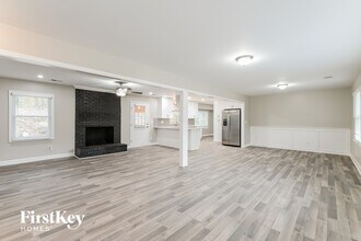 946 Hargett Ct in Stone Mountain, GA - Building Photo - Building Photo