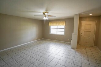 204 Manor Dr in Kerrville, TX - Building Photo - Building Photo