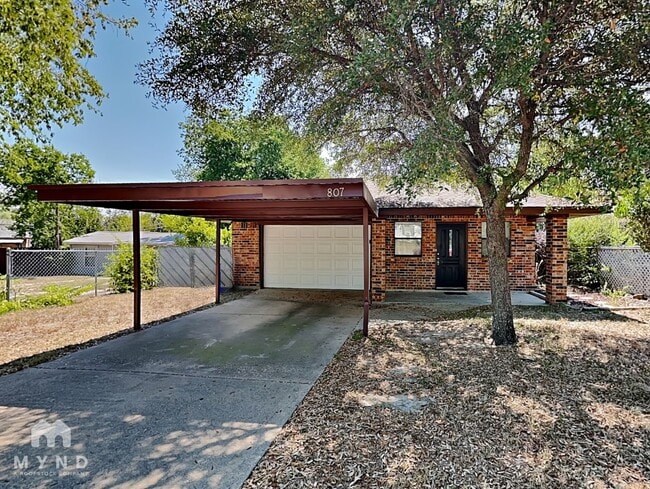 807 Lakeview Ridge