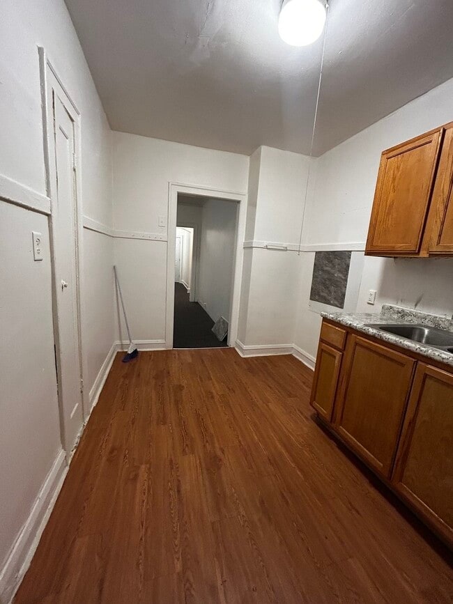 209 N Kolmar Ave in Chicago, IL - Building Photo - Building Photo