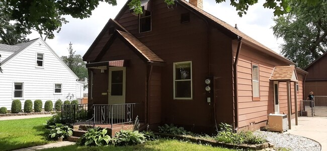 536 N Adams St in Janesville, WI - Building Photo - Building Photo