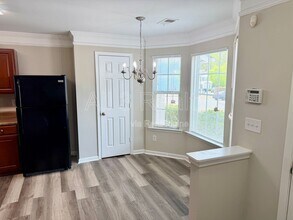 837 Crestwell Cir in Atlanta, GA - Building Photo - Building Photo