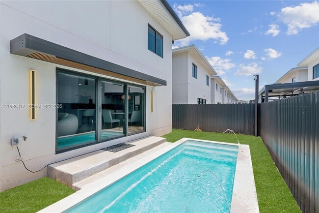 1396 NW 3rd St in Florida City, FL - Building Photo - Building Photo