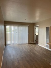 02943 in Oakland, CA - Building Photo - Interior Photo