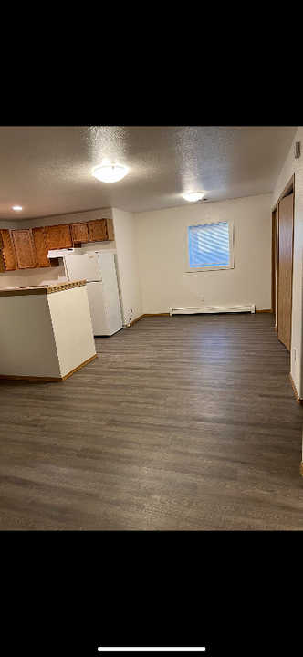 551 N Robin Cir, Unit 1 in Wasilla, AK - Building Photo