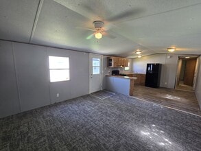 700 W Ridgeway Ave in Cedar Falls, IA - Building Photo - Building Photo