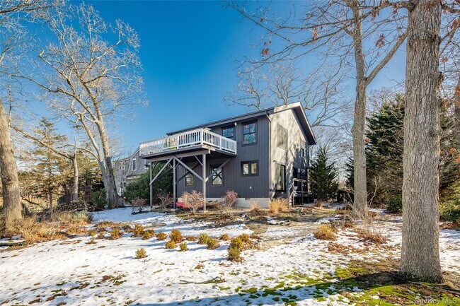 9 Helens Ln in Southampton, NY - Building Photo - Building Photo