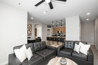 Dallas Apartments in McAllen, TX - Foto de edificio - Interior Photo