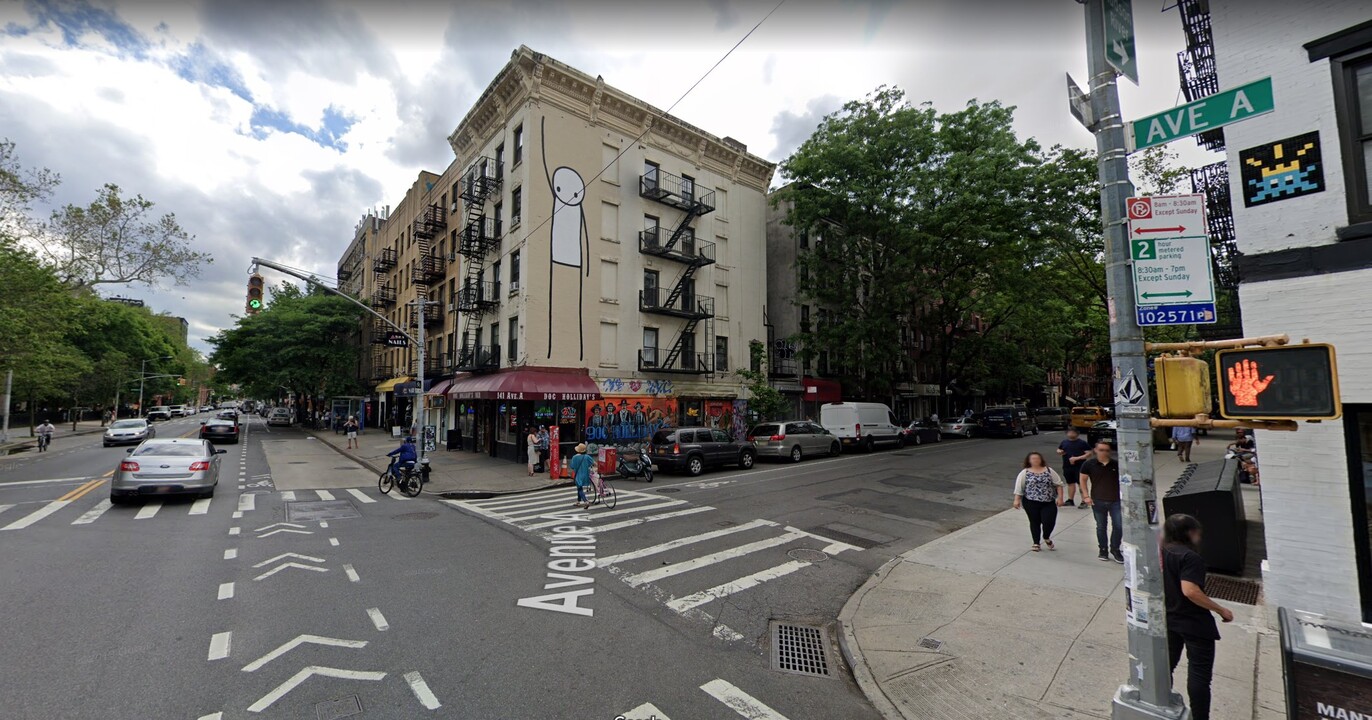 440-442 E 9th St in New York, NY - Building Photo