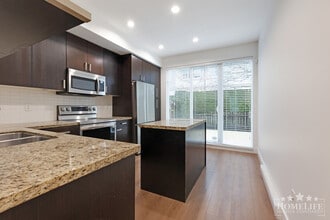 2501-161A 161A St in Surrey, BC - Building Photo - Building Photo