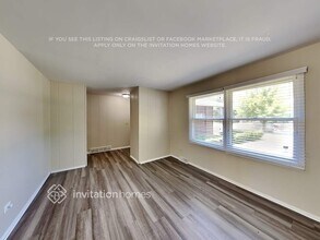 671 Krenz Ave in Cary, IL - Foto de edificio - Building Photo